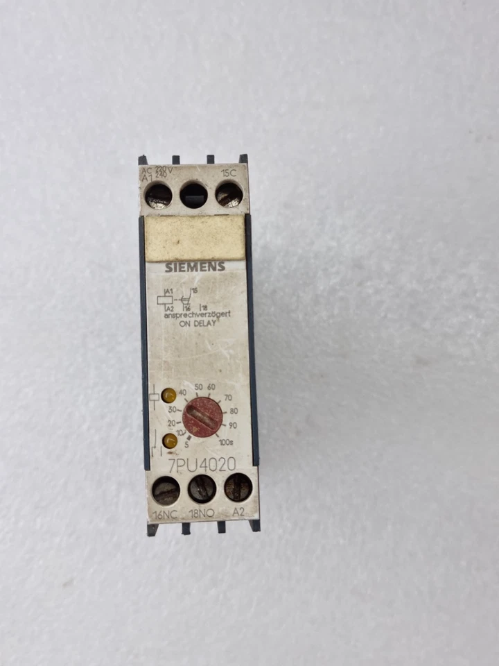 Siemens 7PU4020-3AN20 Time Relay On Delay AC 220/240V 50/60Hz Made-Germany